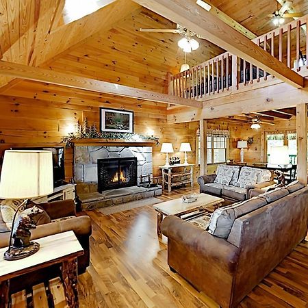 Mountain Lion'S Tales Villa Gatlinburg Exteriör bild