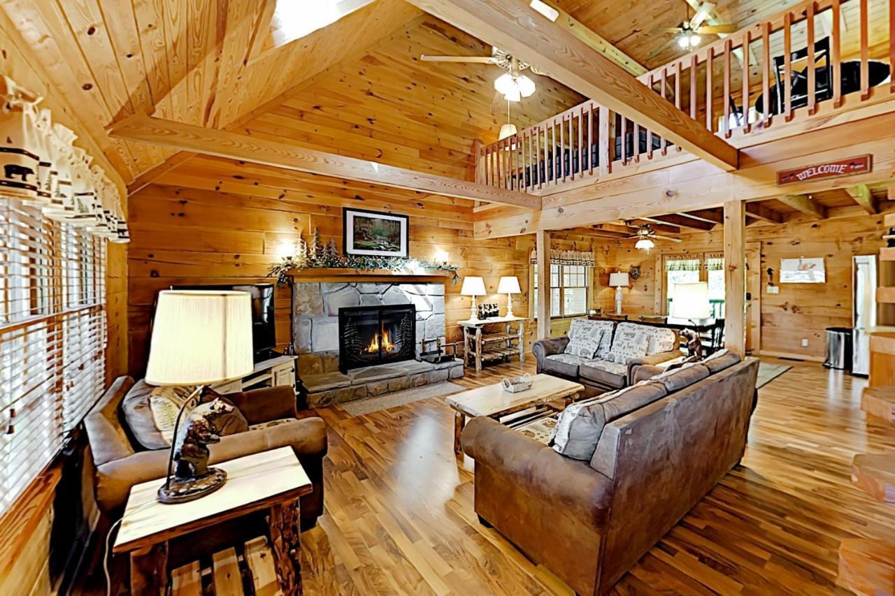 Mountain Lion'S Tales Villa Gatlinburg Exteriör bild