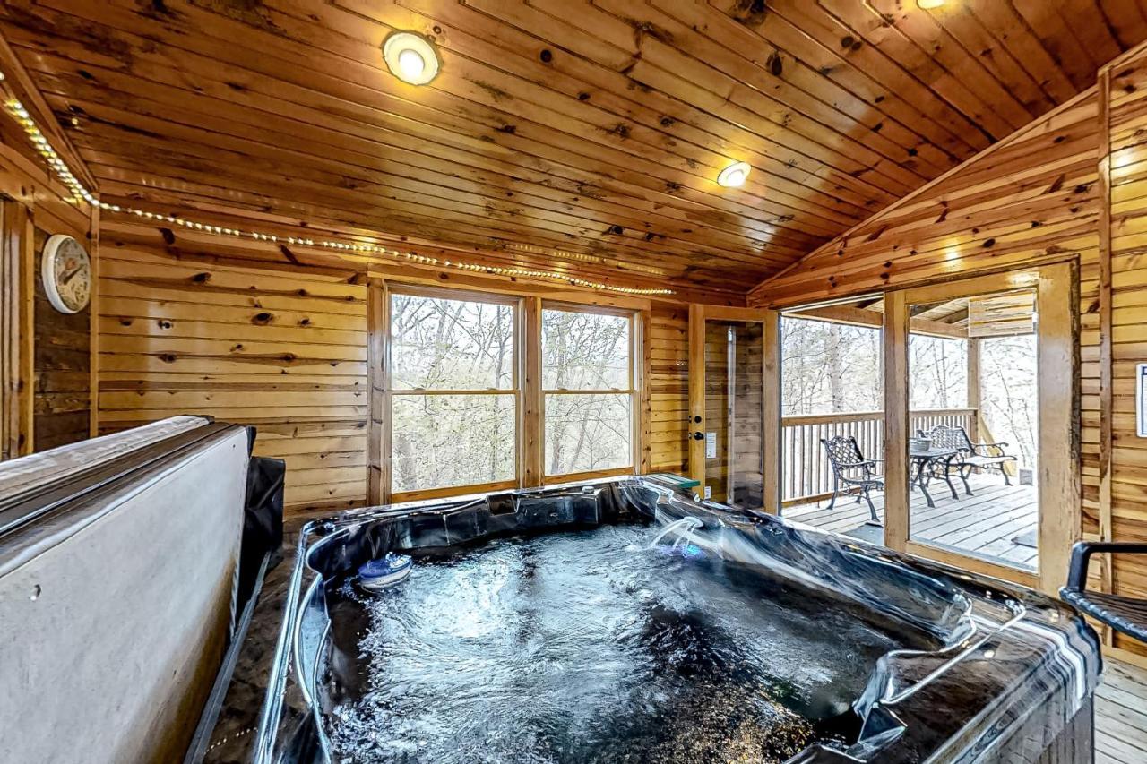 Mountain Lion'S Tales Villa Gatlinburg Exteriör bild